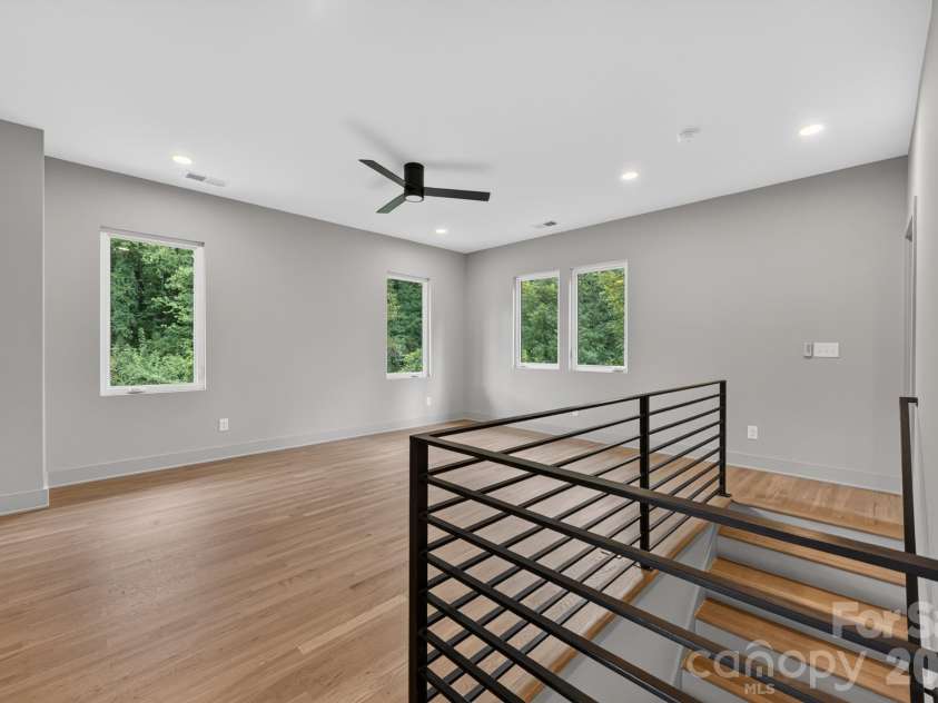 5151 Grafton Drive, Charlotte, NC 28215.  MLS# CAR4419549, YatesRealty ID 47738. 