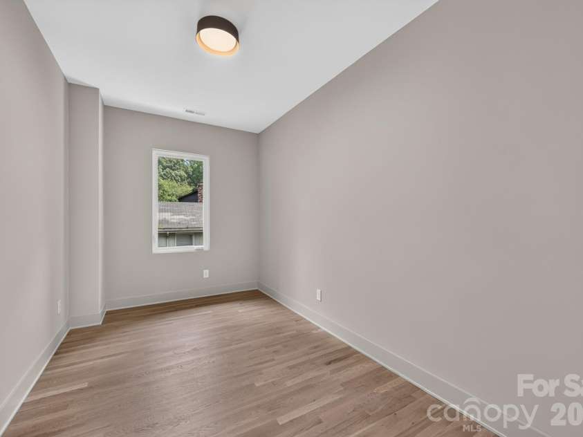5151 Grafton Drive, Charlotte, NC 28215.  MLS# CAR4419549, YatesRealty ID 47738. 