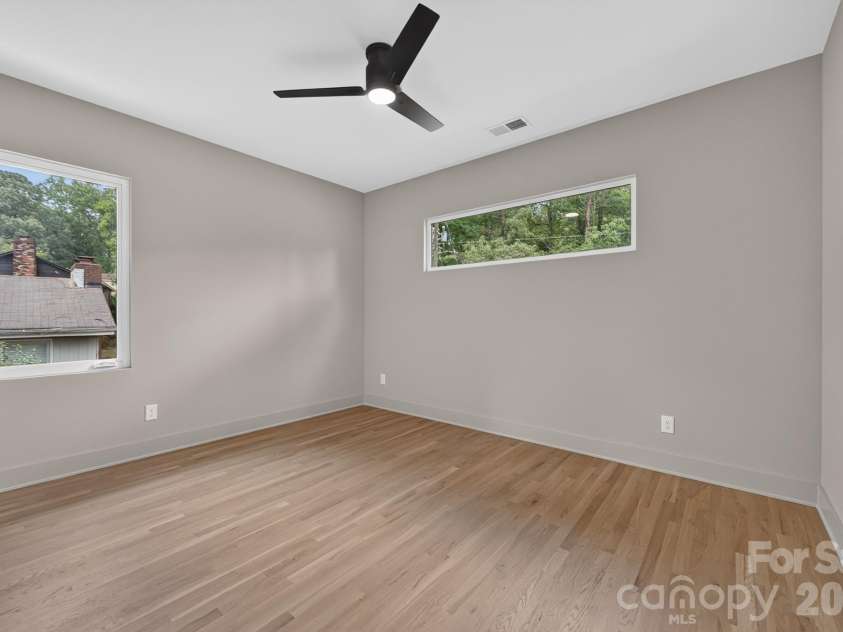 5151 Grafton Drive, Charlotte, NC 28215.  MLS# CAR4419549, YatesRealty ID 47738. 