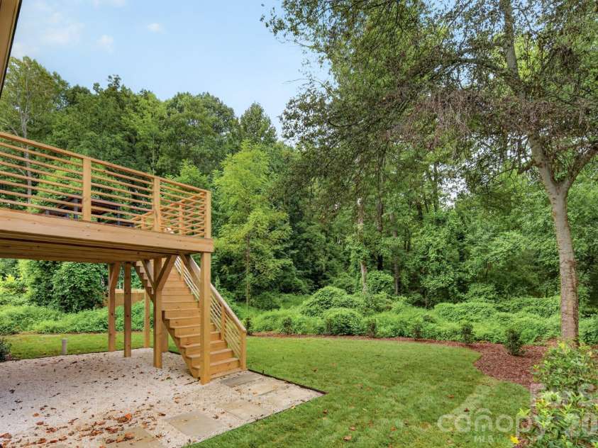 5151 Grafton Drive, Charlotte, NC 28215.  MLS# CAR4419549, YatesRealty ID 47738. 