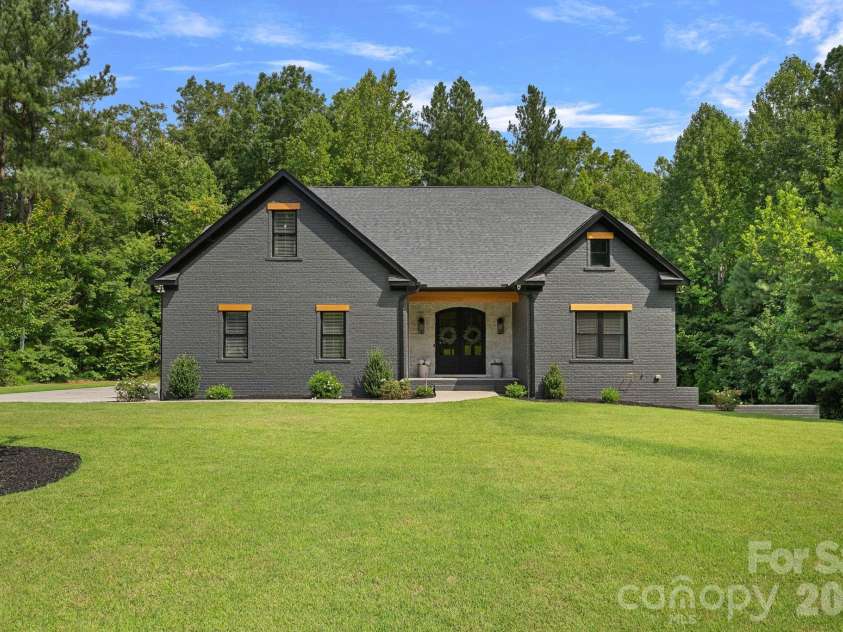 140 Crooked Branch Way, Troutman, NC 28166.  MLS# CAR4416976, YatesRealty ID 47739. 