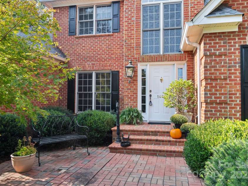 1408 Stone Gate Drive, Shelby, NC 28150.  MLS# CAR4181748, YatesRealty ID 4774. Front entrance