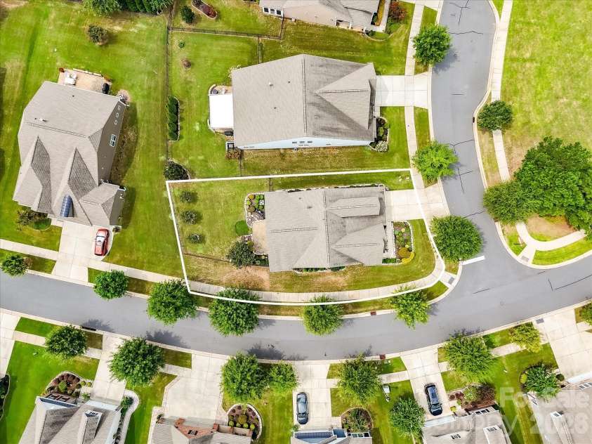 9005 Cape Breton Lane, Lancaster, SC 29720.  MLS# CAR4416986, YatesRealty ID 47740. Approximate Lot Lines
