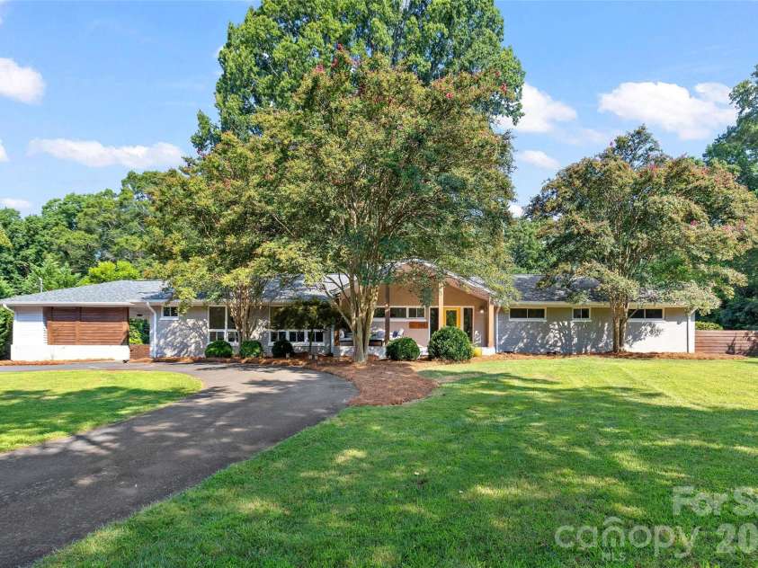 1222 Burtonwood Circle, Charlotte, NC 28212.  MLS# CAR4418524, YatesRealty ID 47741. 