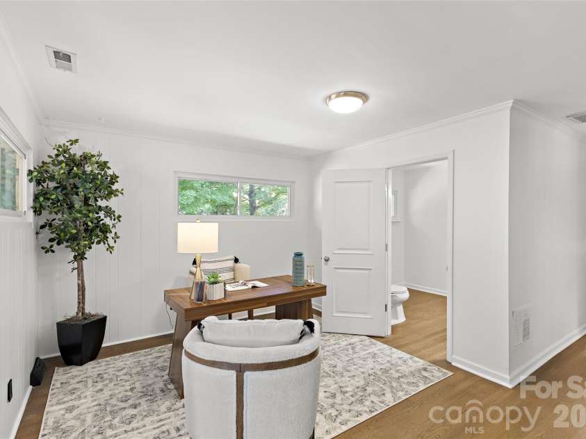 1222 Burtonwood Circle, Charlotte, NC 28212.  MLS# CAR4418524, YatesRealty ID 47741. 
