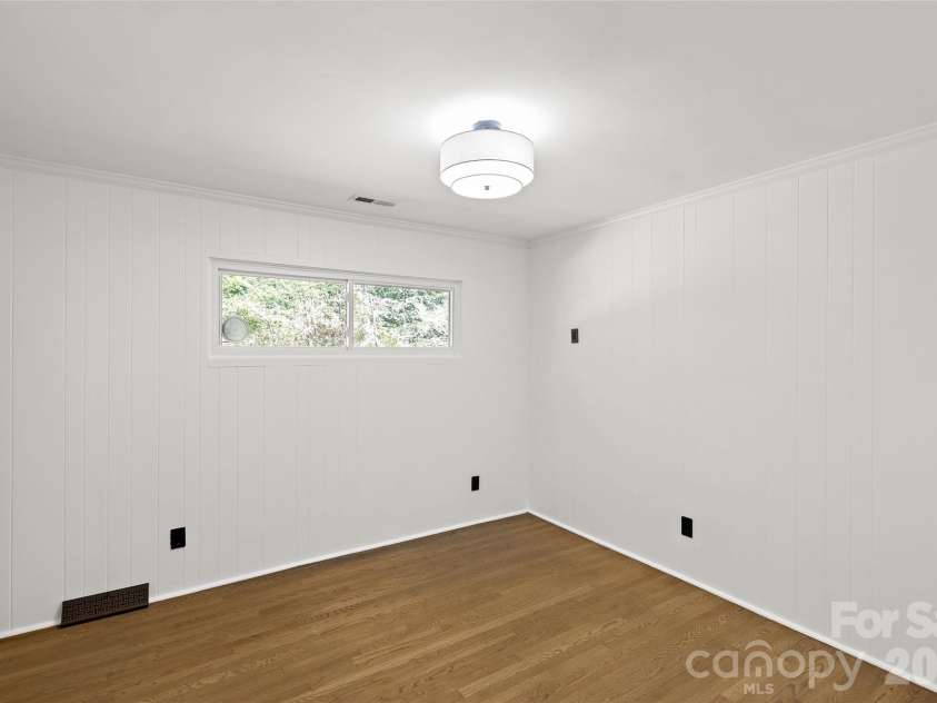 1222 Burtonwood Circle, Charlotte, NC 28212.  MLS# CAR4418524, YatesRealty ID 47741. 