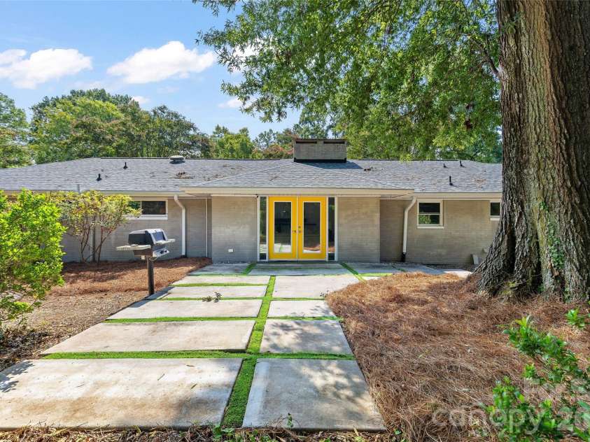 1222 Burtonwood Circle, Charlotte, NC 28212.  MLS# CAR4418524, YatesRealty ID 47741. 