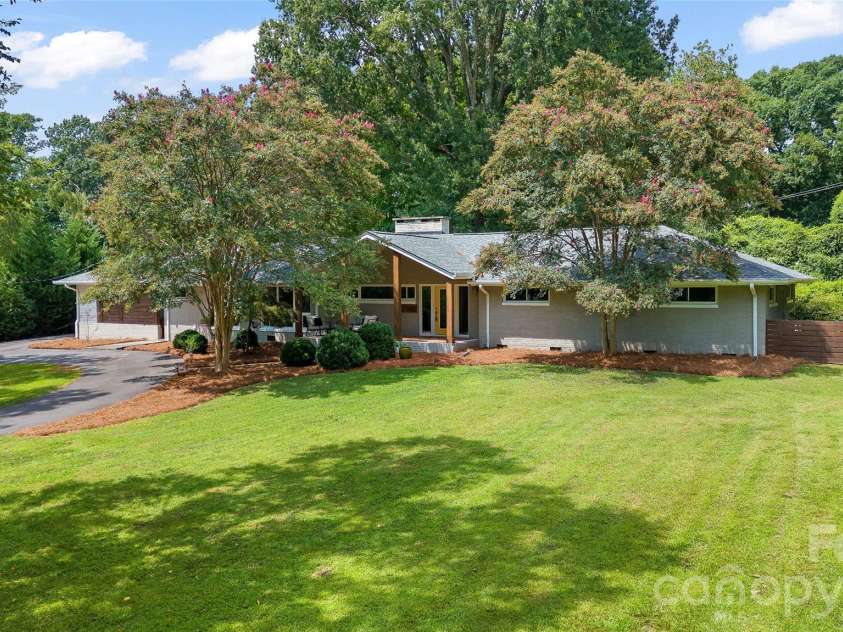 1222 Burtonwood Circle, Charlotte, NC 28212.  MLS# CAR4418524, YatesRealty ID 47741. 
