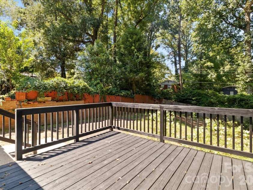 1814 Windham Place, Charlotte, NC 28205.  MLS# CAR4413949, YatesRealty ID 47744. Deck
