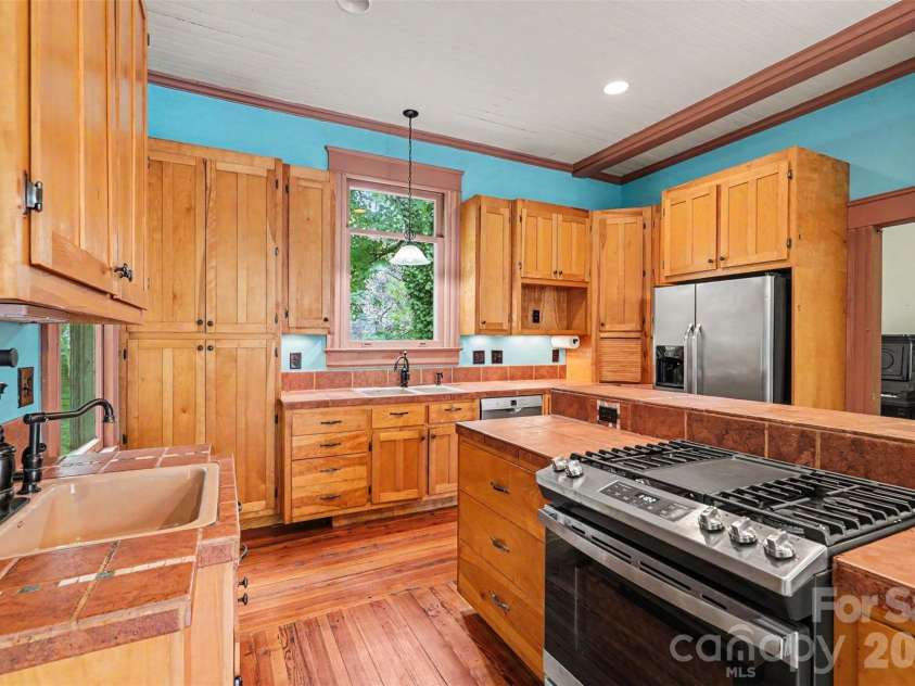 810 Franklin Street, Monroe, NC 28112.  MLS# CAR4412195, YatesRealty ID 47746. 