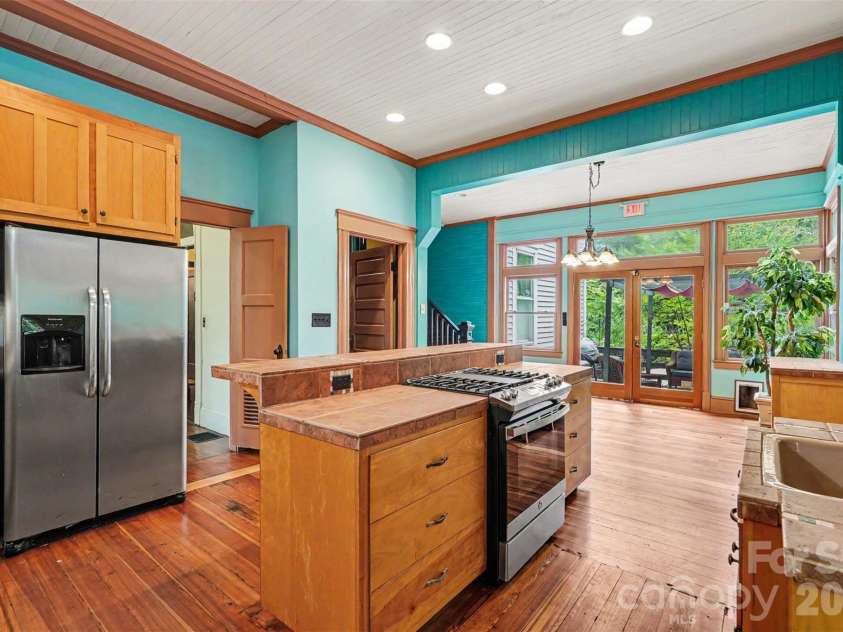 810 Franklin Street, Monroe, NC 28112.  MLS# CAR4412195, YatesRealty ID 47746. 