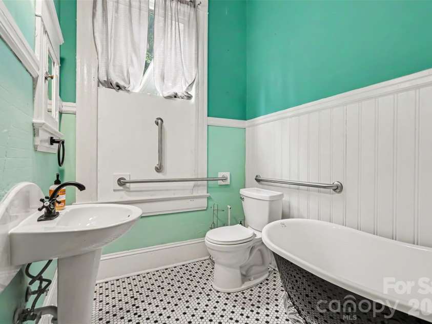 810 Franklin Street, Monroe, NC 28112.  MLS# CAR4412195, YatesRealty ID 47746. 