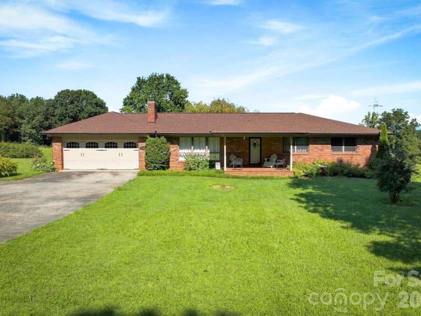 5158 Bob Farr Drive, Morganton, NC 28655.  MLS# CAR4411488, YatesRealty ID 47750. 