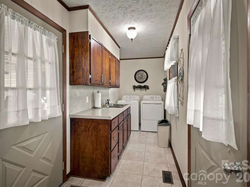 5158 Bob Farr Drive, Morganton, NC 28655.  MLS# CAR4411488, YatesRealty ID 47750. 