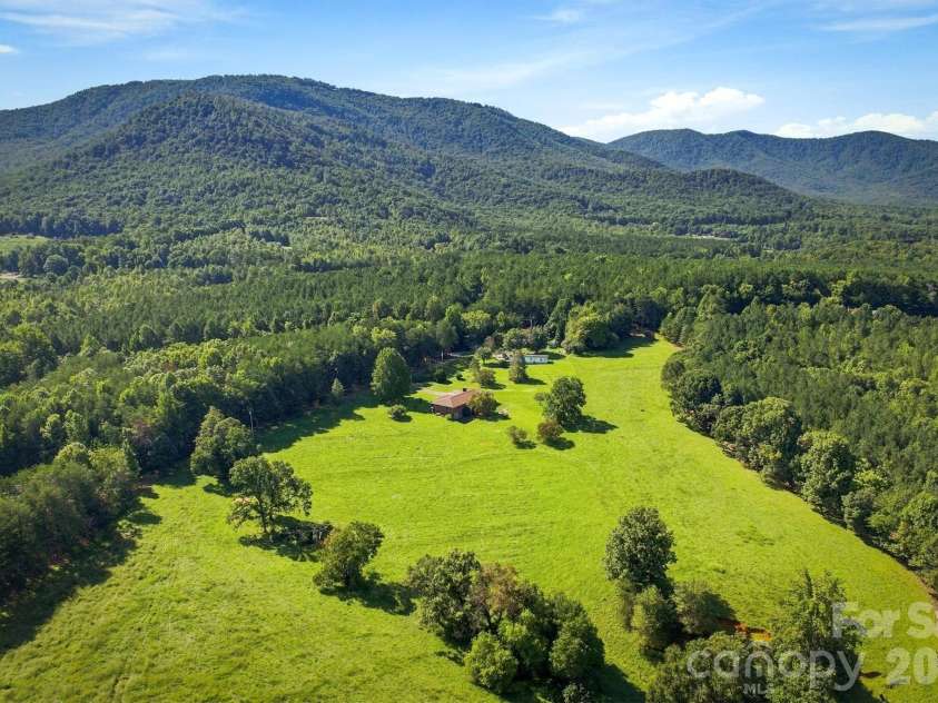 5158 Bob Farr Drive, Morganton, NC 28655.  MLS# CAR4411488, YatesRealty ID 47750. 