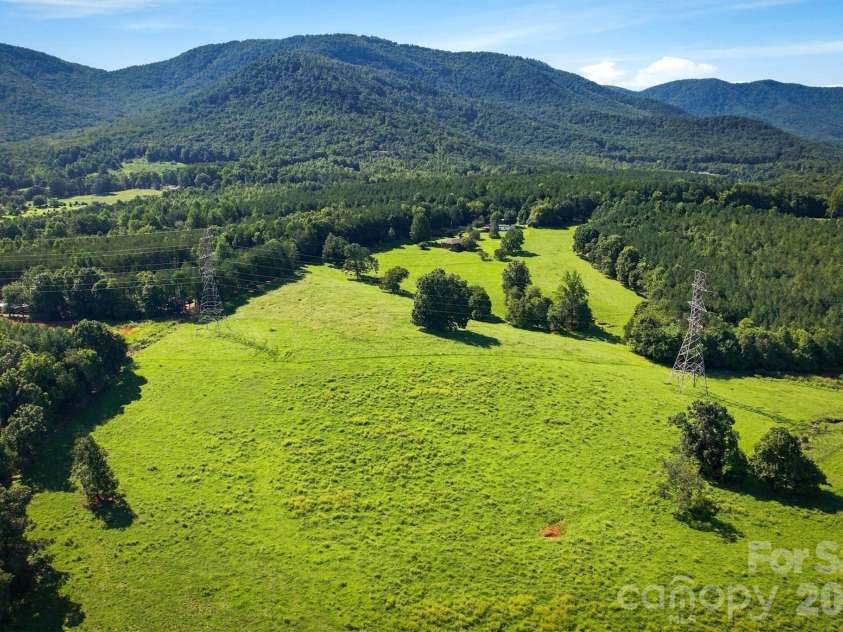 5158 Bob Farr Drive, Morganton, NC 28655.  MLS# CAR4411488, YatesRealty ID 47750. 