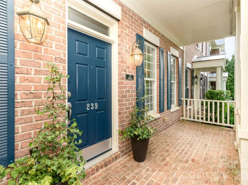 239 Faulkner Way, Davidson, NC 28036.  MLS# CAR4415330, YatesRealty ID 47752. 