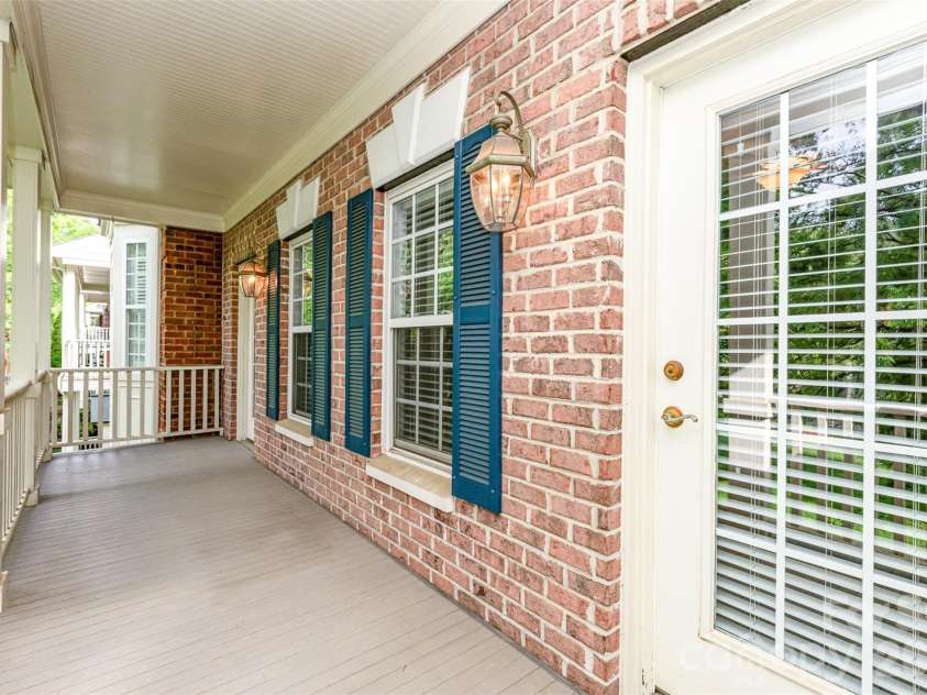 239 Faulkner Way, Davidson, NC 28036.  MLS# CAR4415330, YatesRealty ID 47752. 