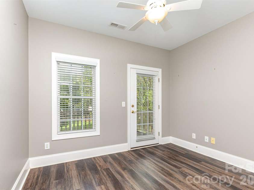 239 Faulkner Way, Davidson, NC 28036.  MLS# CAR4415330, YatesRealty ID 47752. 