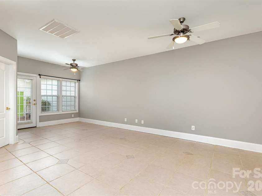239 Faulkner Way, Davidson, NC 28036.  MLS# CAR4415330, YatesRealty ID 47752. 