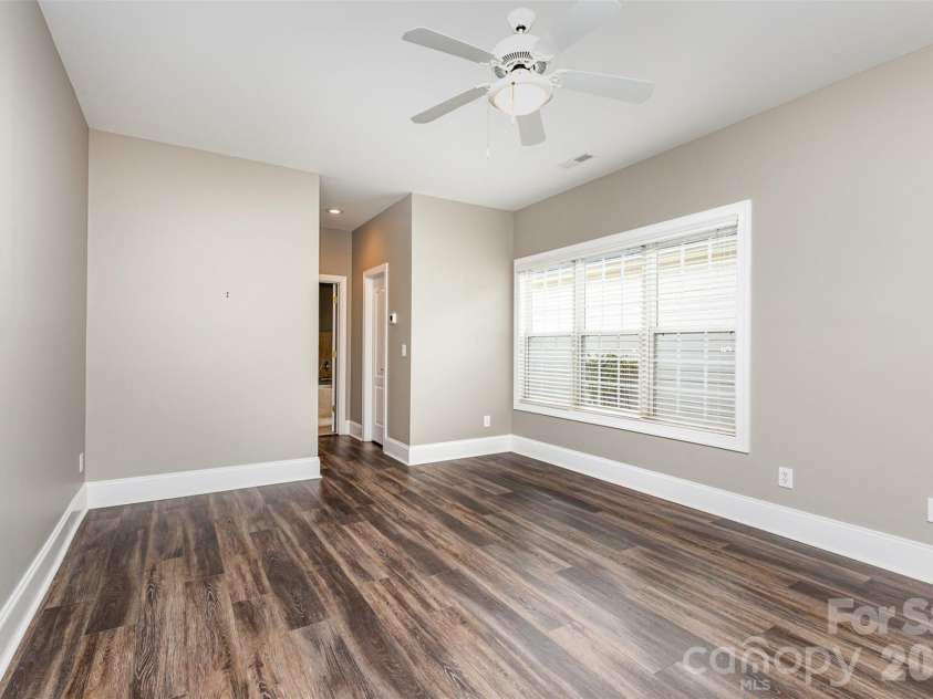 239 Faulkner Way, Davidson, NC 28036.  MLS# CAR4415330, YatesRealty ID 47752. 