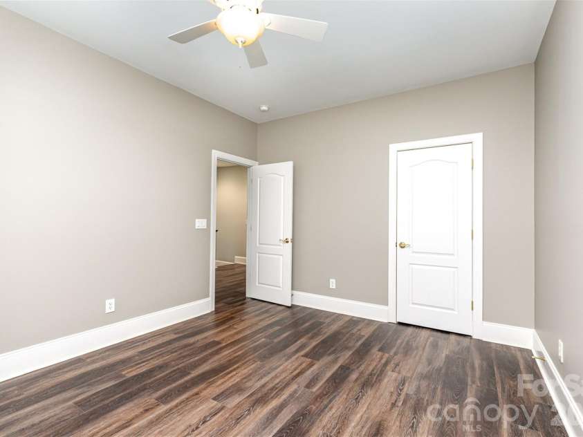 239 Faulkner Way, Davidson, NC 28036.  MLS# CAR4415330, YatesRealty ID 47752. 
