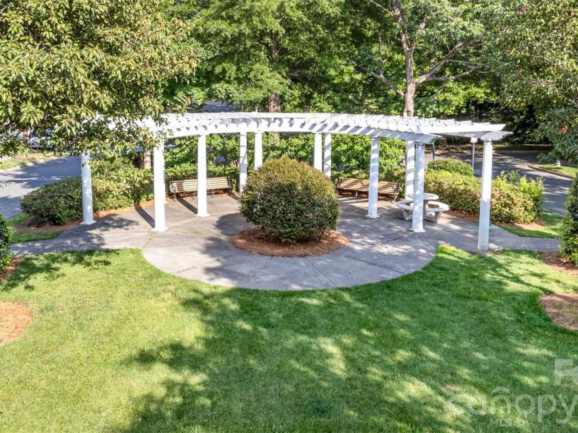 239 Faulkner Way, Davidson, NC 28036.  MLS# CAR4415330, YatesRealty ID 47752. 