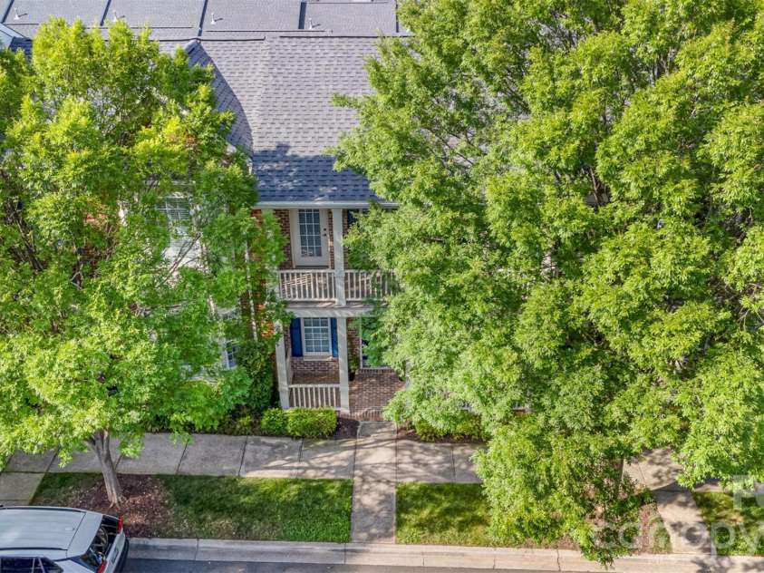 239 Faulkner Way, Davidson, NC 28036.  MLS# CAR4415330, YatesRealty ID 47752. 