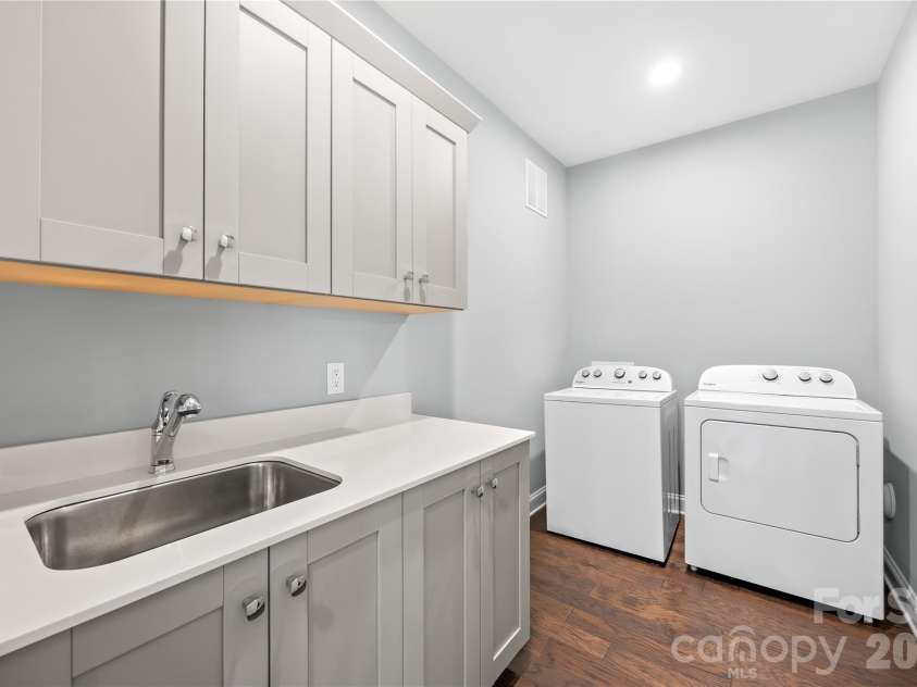 1858 Trotting Circle, Concord, NC 28027.  MLS# CAR4415548, YatesRealty ID 47753. 