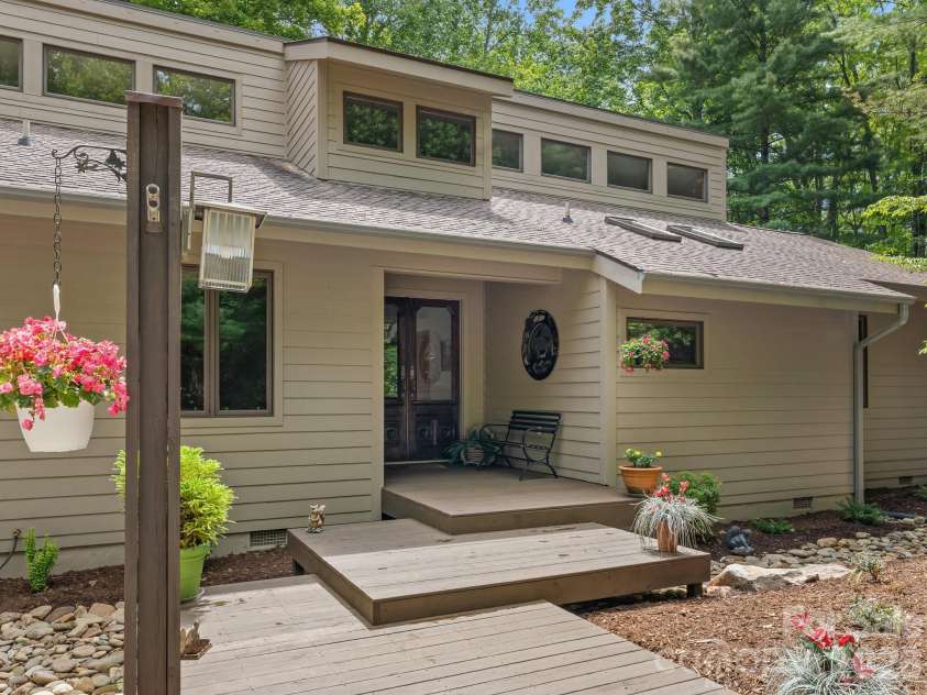 1370 Salola Lane, Brevard, NC 28712.  MLS# CAR4415333, YatesRealty ID 47754. 