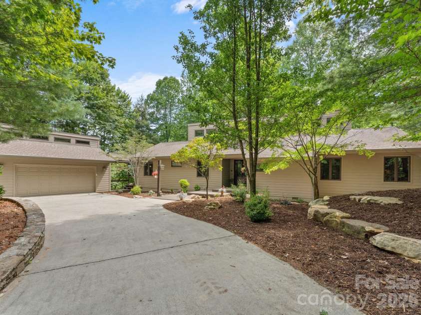 1370 Salola Lane, Brevard, NC 28712.  MLS# CAR4415333, YatesRealty ID 47754. 