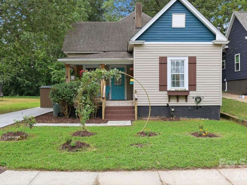 115 Henderson Street, Salisbury, NC 28144.  MLS# CAR4416911, YatesRealty ID 47756. 