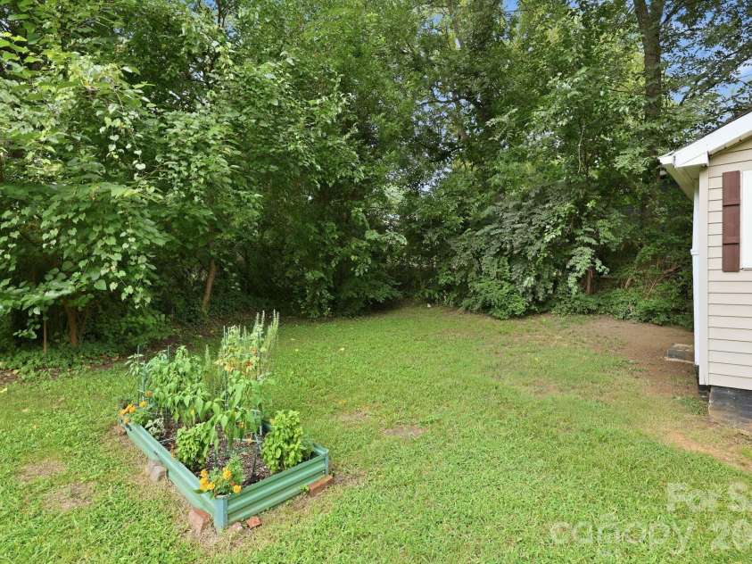 115 Henderson Street, Salisbury, NC 28144.  MLS# CAR4416911, YatesRealty ID 47756. 