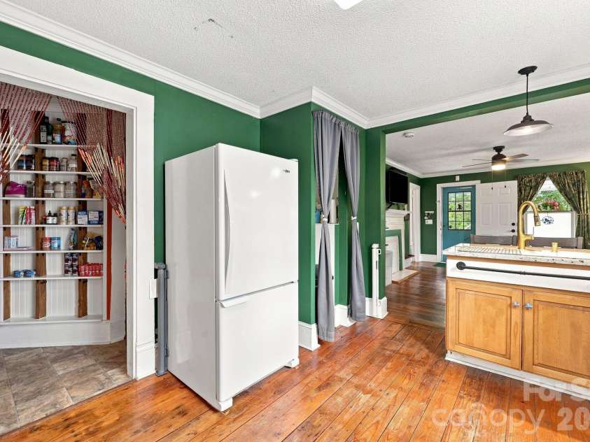 115 Henderson Street, Salisbury, NC 28144.  MLS# CAR4416911, YatesRealty ID 47756. 