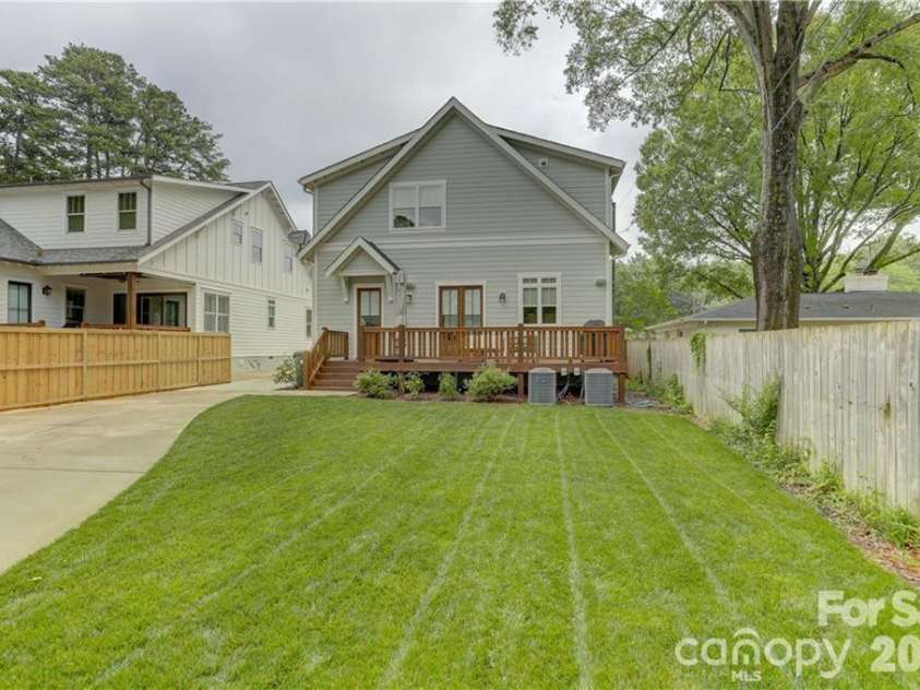 4342 Walker Road, Charlotte, NC 28211.  MLS# CAR4416343, YatesRealty ID 47757. 