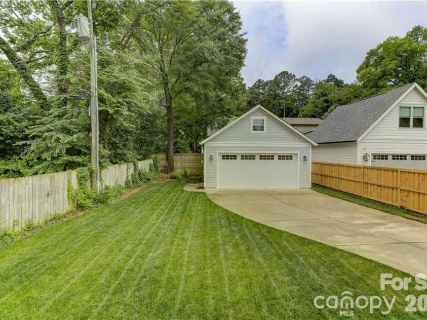 4342 Walker Road, Charlotte, NC 28211.  MLS# CAR4416343, YatesRealty ID 47757. 