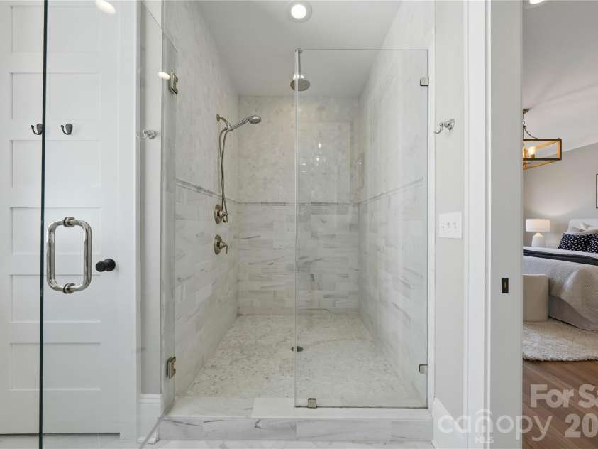 4342 Walker Road, Charlotte, NC 28211.  MLS# CAR4416343, YatesRealty ID 47757. 