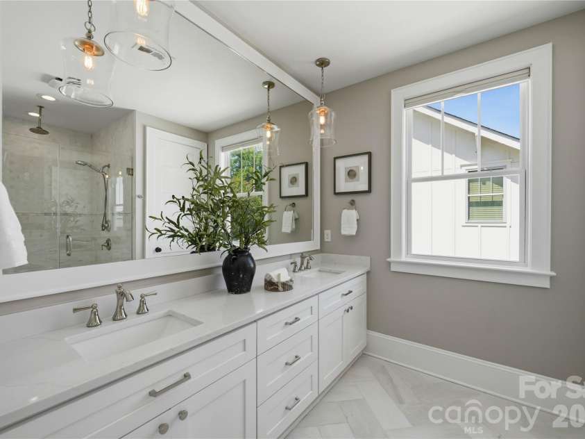 4342 Walker Road, Charlotte, NC 28211.  MLS# CAR4416343, YatesRealty ID 47757. 