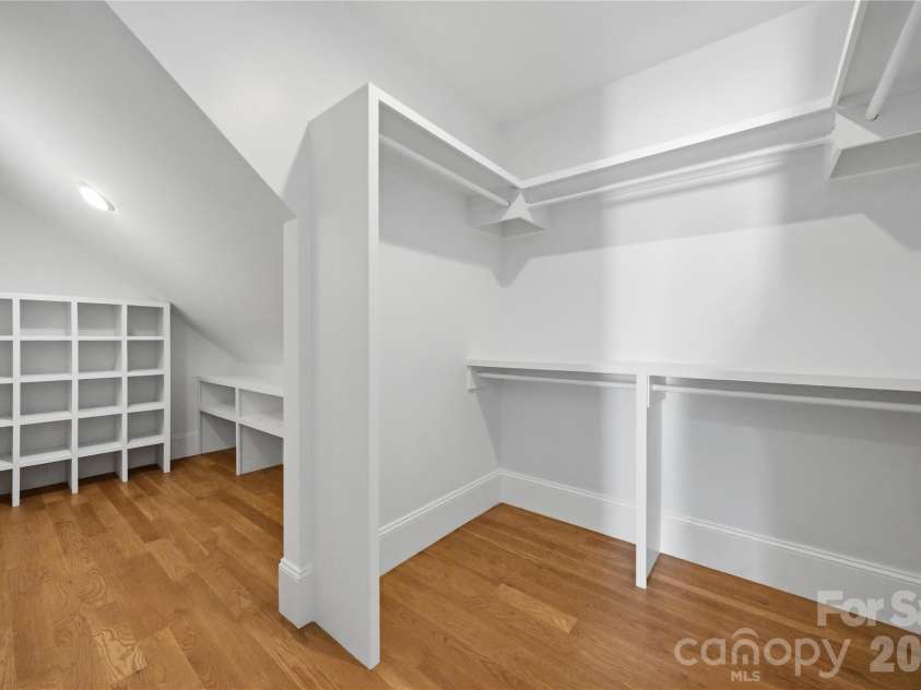 4342 Walker Road, Charlotte, NC 28211.  MLS# CAR4416343, YatesRealty ID 47757. 