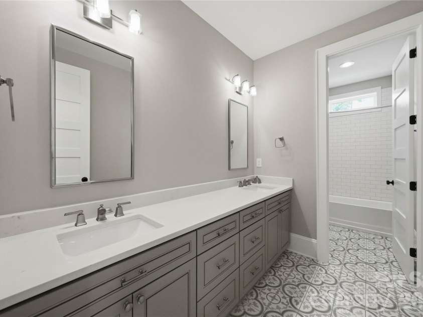 4342 Walker Road, Charlotte, NC 28211.  MLS# CAR4416343, YatesRealty ID 47757. 