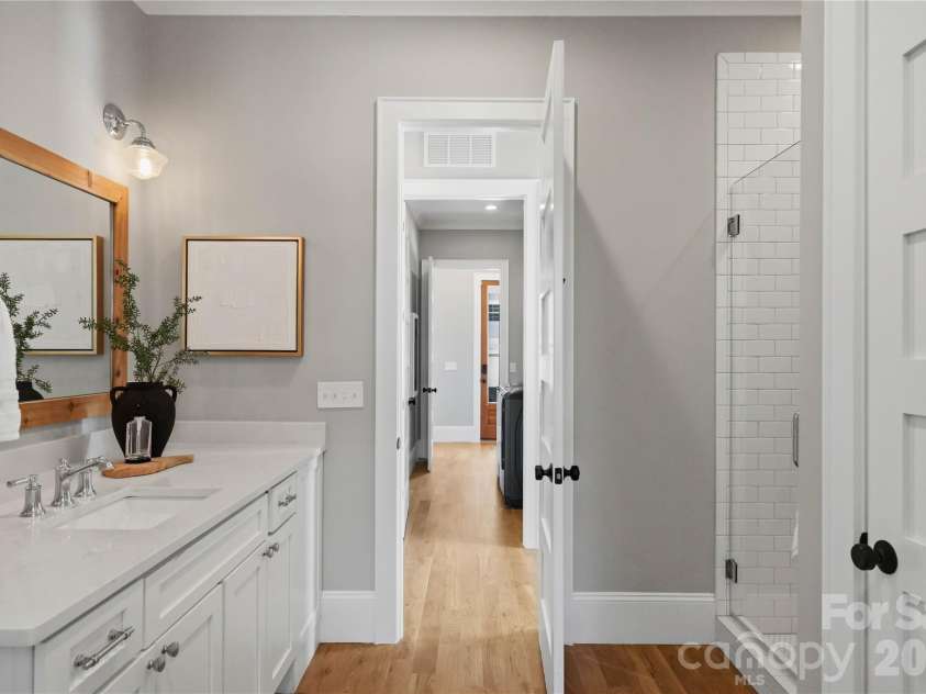 4342 Walker Road, Charlotte, NC 28211.  MLS# CAR4416343, YatesRealty ID 47757. 