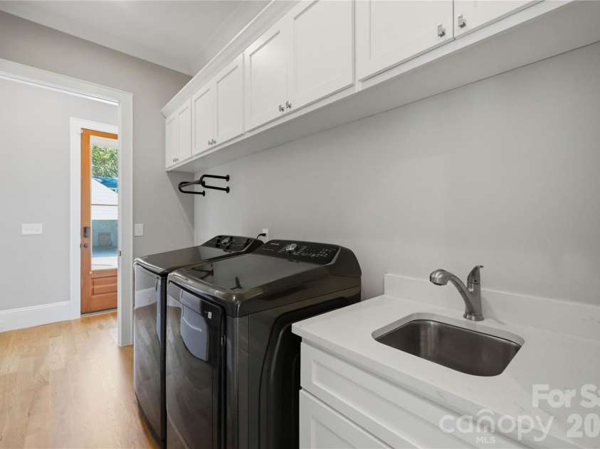 4342 Walker Road, Charlotte, NC 28211.  MLS# CAR4416343, YatesRealty ID 47757. 