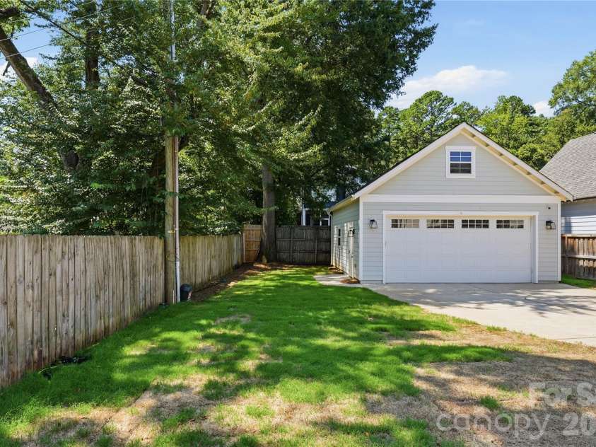 4342 Walker Road, Charlotte, NC 28211.  MLS# CAR4416343, YatesRealty ID 47757. 