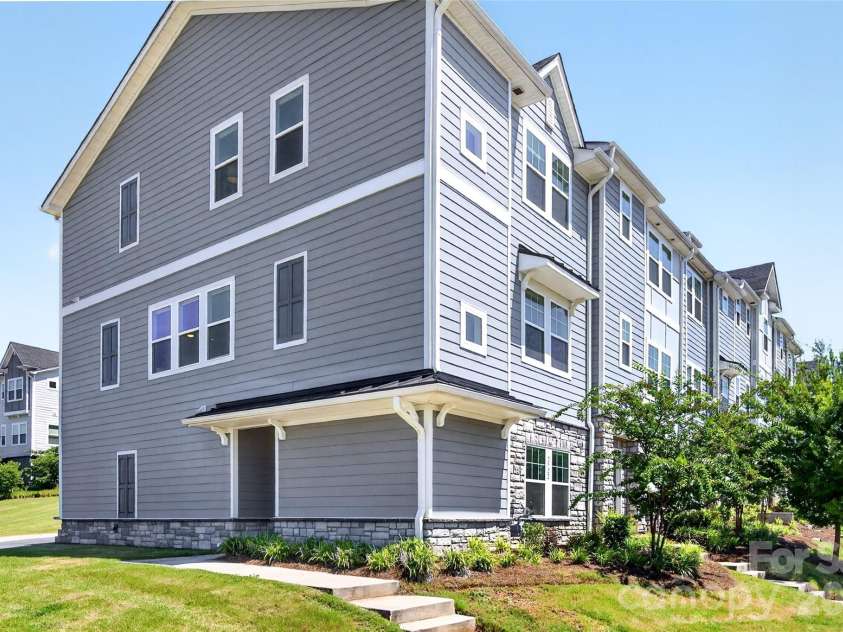2522 Arbor Loop Drive, Charlotte, NC 28217.  MLS# CAR4415852, YatesRealty ID 47758. 