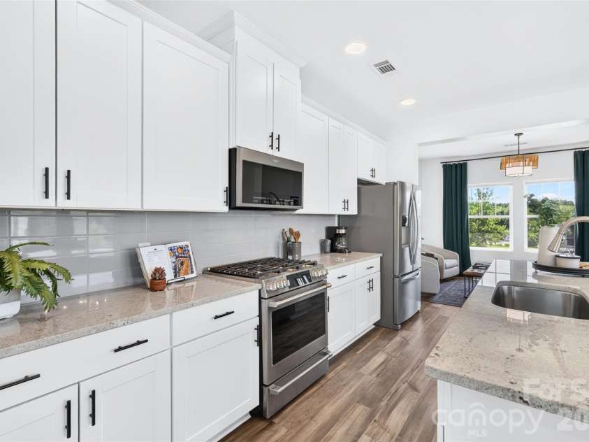 2522 Arbor Loop Drive, Charlotte, NC 28217.  MLS# CAR4415852, YatesRealty ID 47758. 