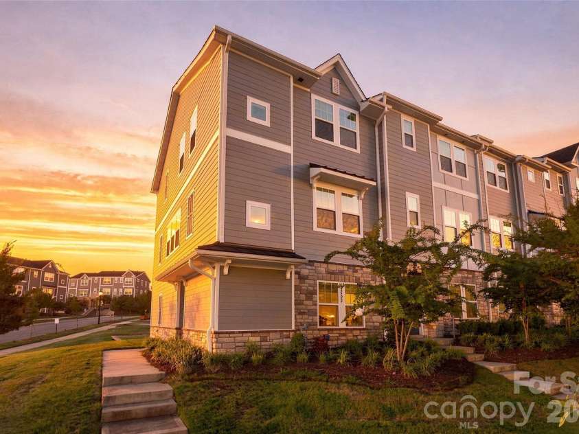 2522 Arbor Loop Drive, Charlotte, NC 28217.  MLS# CAR4415852, YatesRealty ID 47758. 