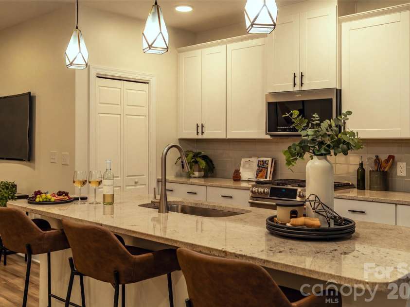 2522 Arbor Loop Drive, Charlotte, NC 28217.  MLS# CAR4415852, YatesRealty ID 47758. 