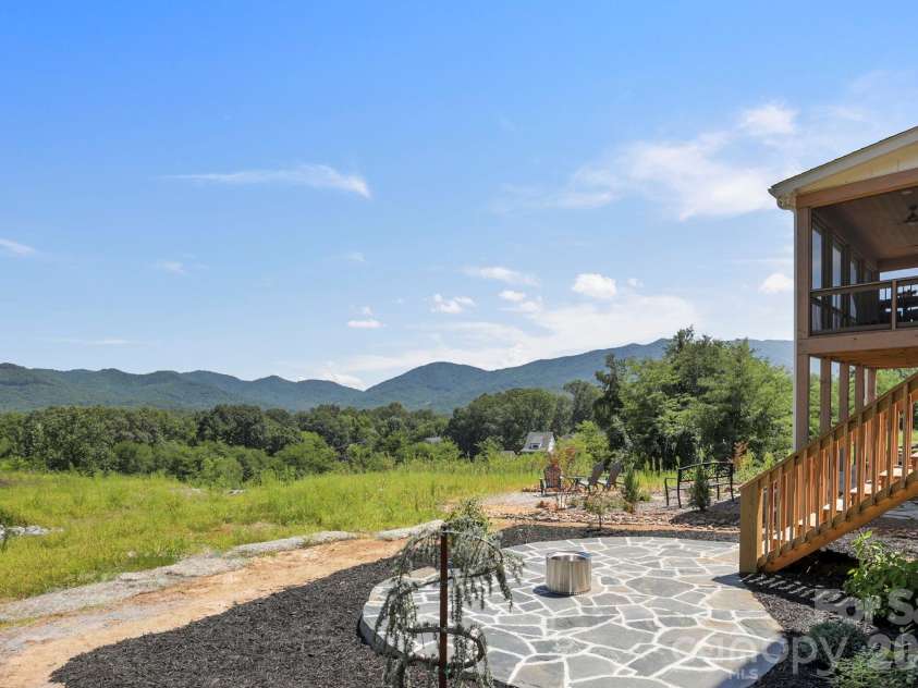 128 Chepstow Place, Black Mountain, NC 28711.  MLS# CAR4415709, YatesRealty ID 47759. 