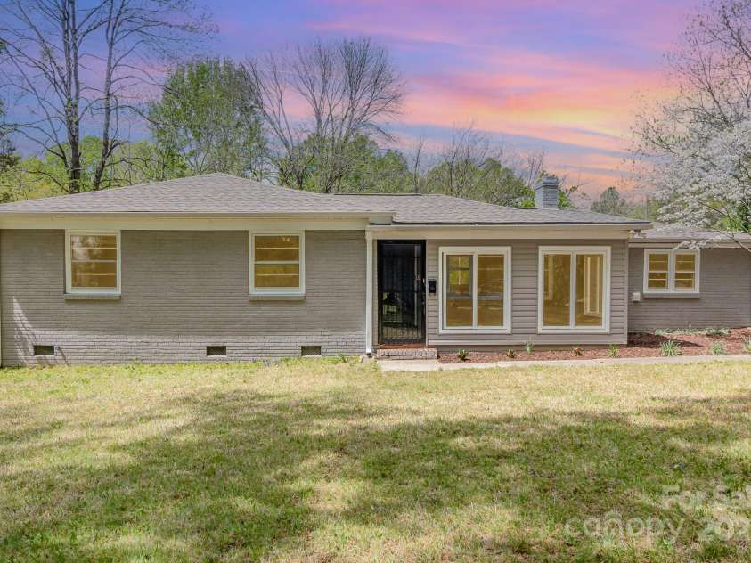 5323 Hilltop Circle, Charlotte, NC 28269.  MLS# CAR4240041, YatesRealty ID 4776. 
