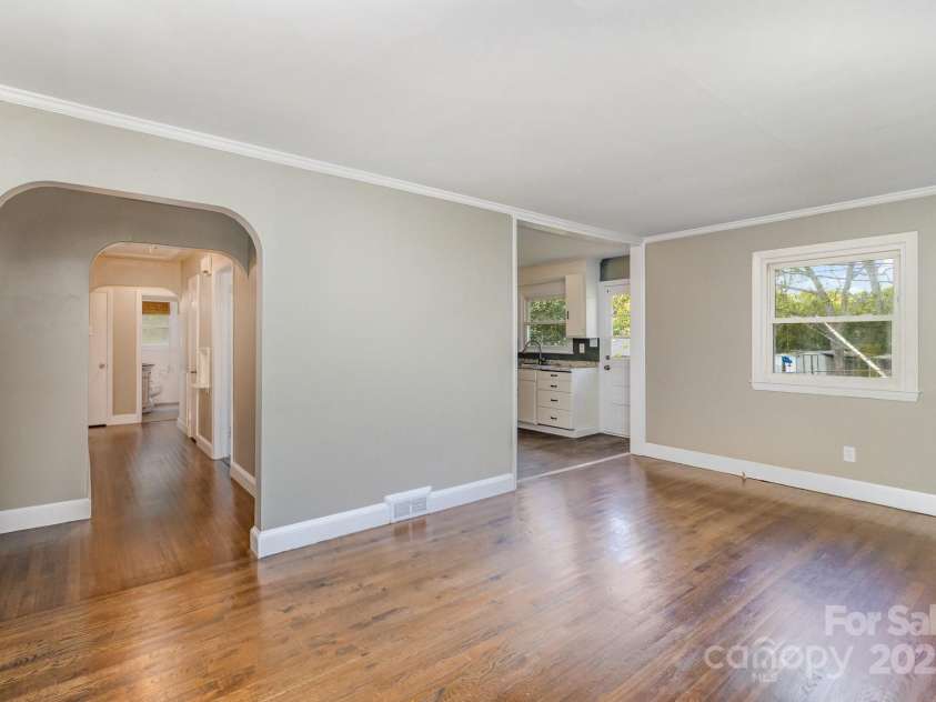 5323 Hilltop Circle, Charlotte, NC 28269.  MLS# CAR4240041, YatesRealty ID 4776. 